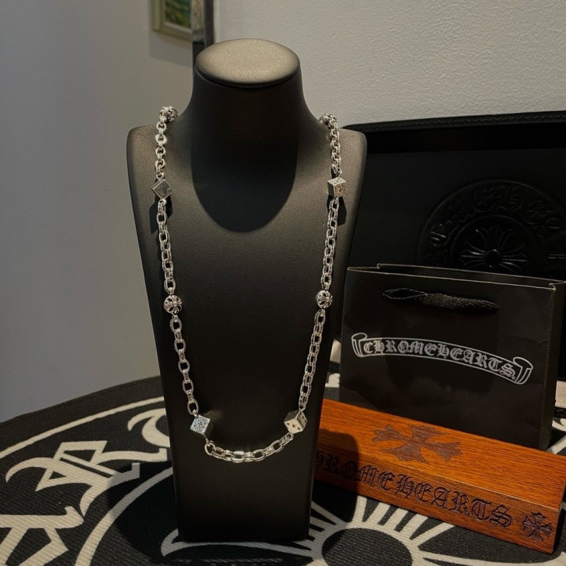 Ch*0me He**ts necklaces